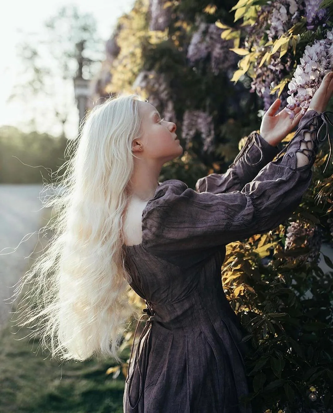 PHOENIX 24 | REGENCY LACE-UP LINEN DRESS - Image 2