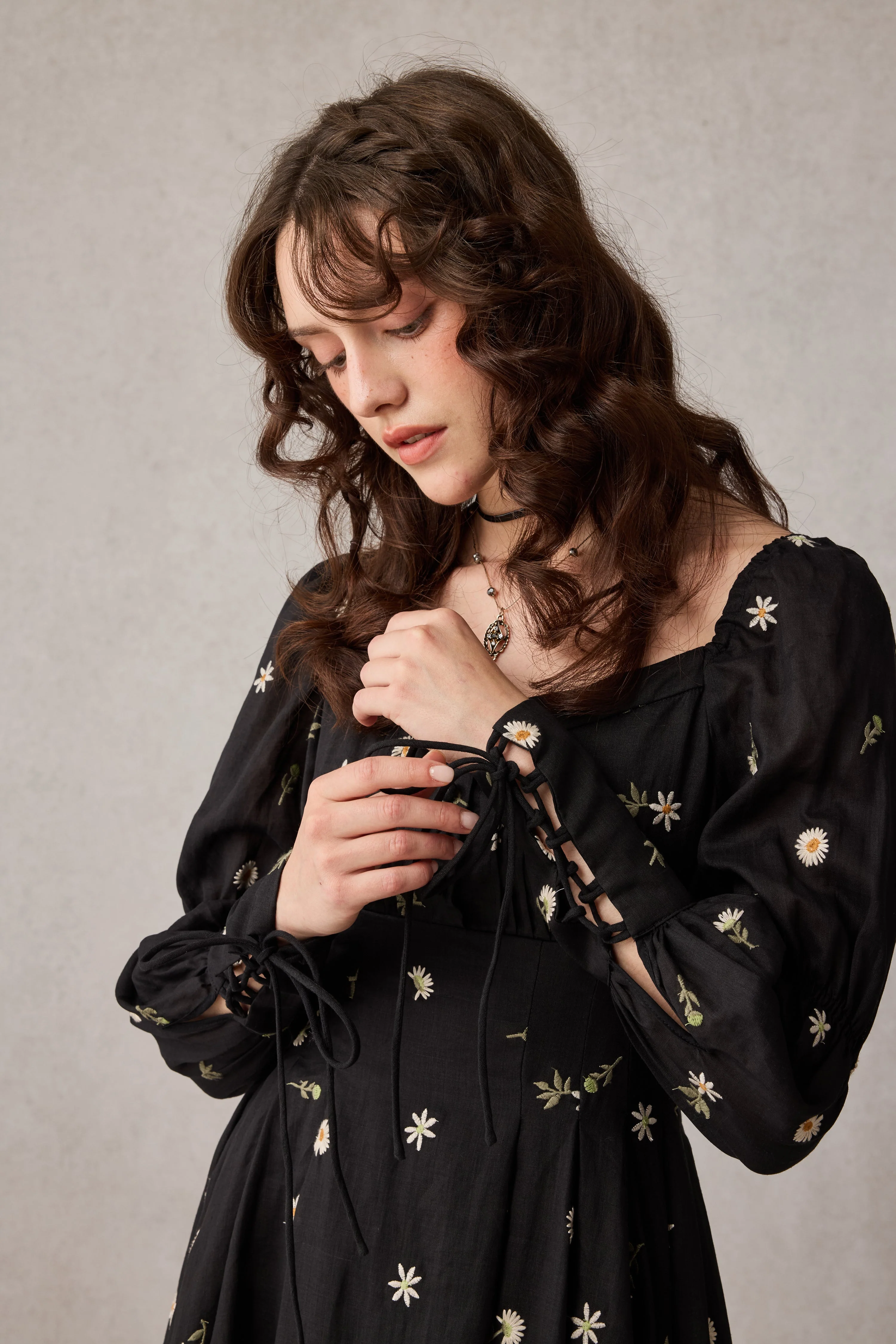 PHOENIX 24 | REGENCY LACE-UP LINEN DRESS - Image 30